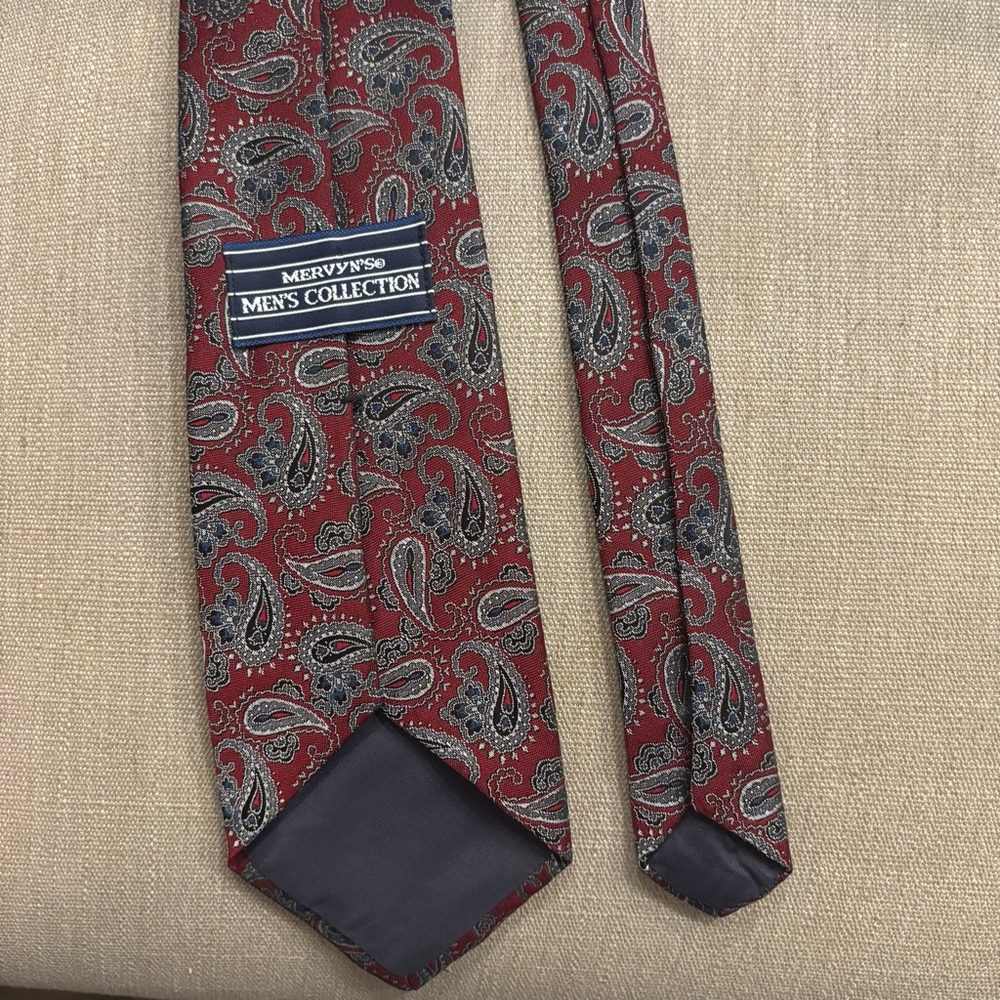 Mervyn’s Menswear Collection Paisley Print Tie